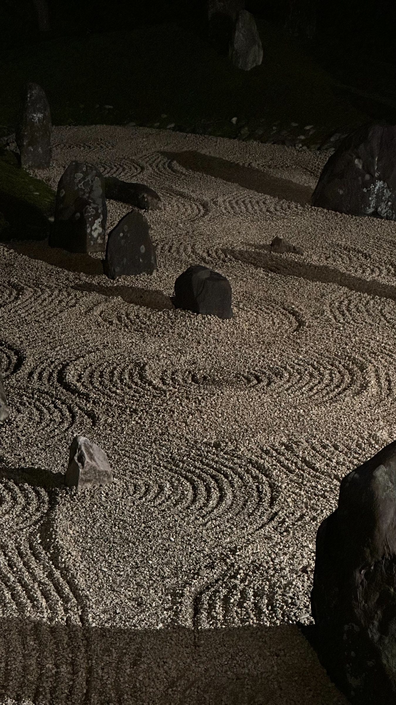 光明院 波心庭と丸窓